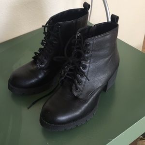 lace up heeled boot